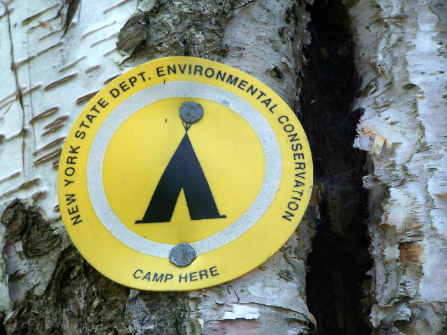 Primitive camping marker (courtesy AndyArthur.org)