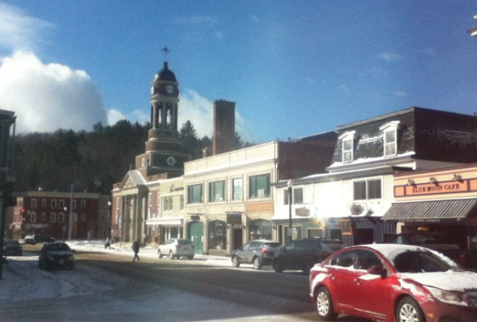 Blue Moon Cafe (on the right)