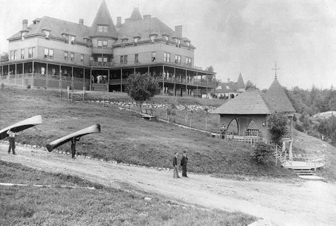 An old photo of the Wawbeek Hotel.